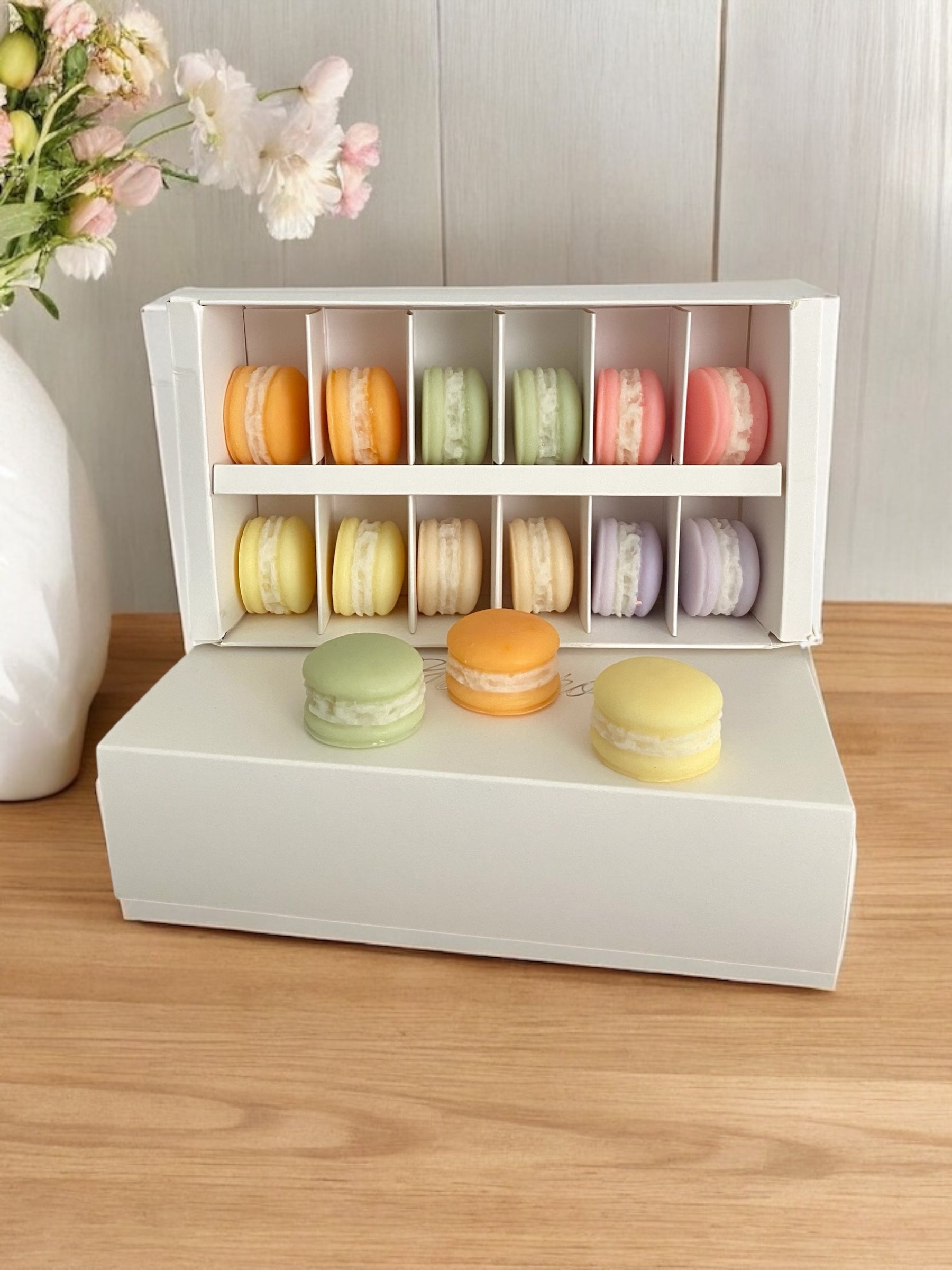 Coffret 12 macarons parfumés