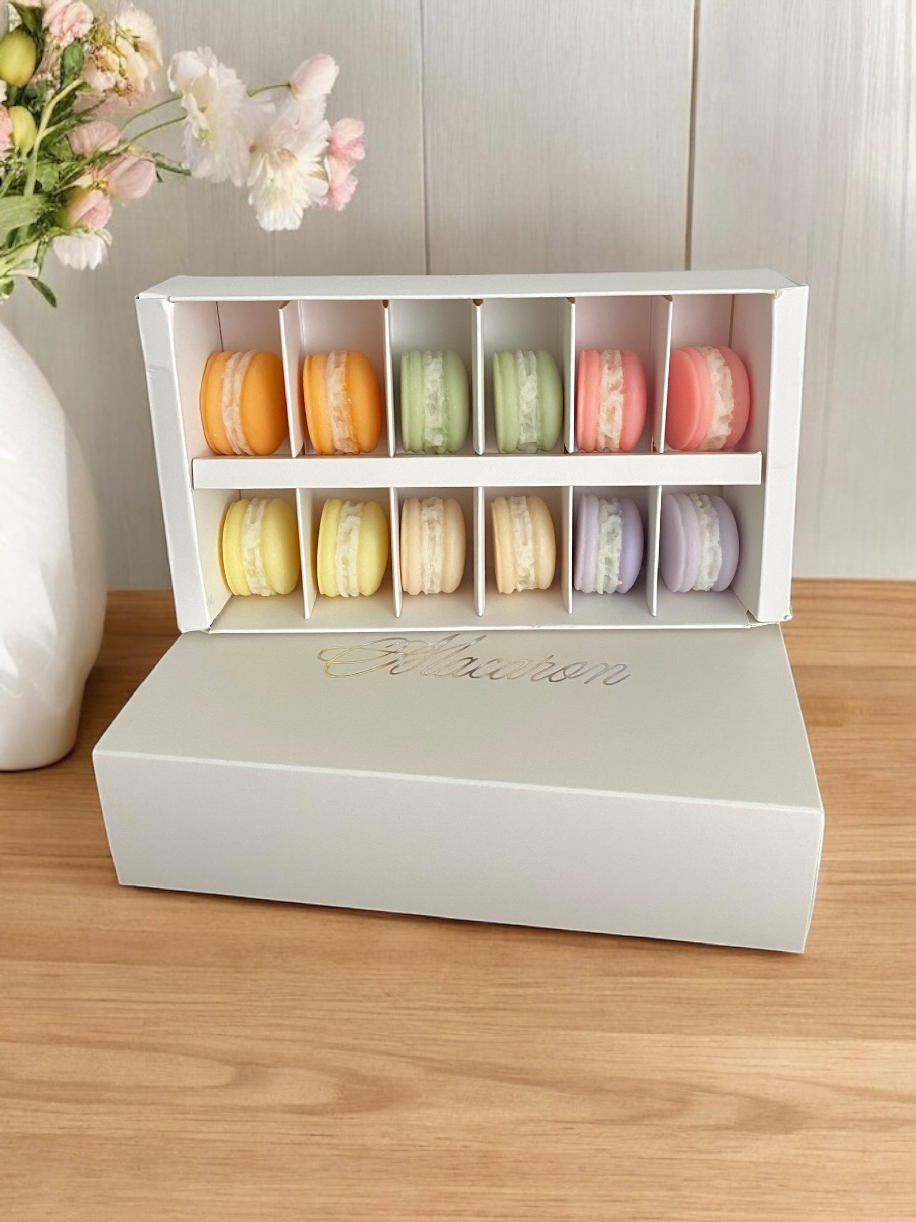 Coffret 12 macarons parfumés