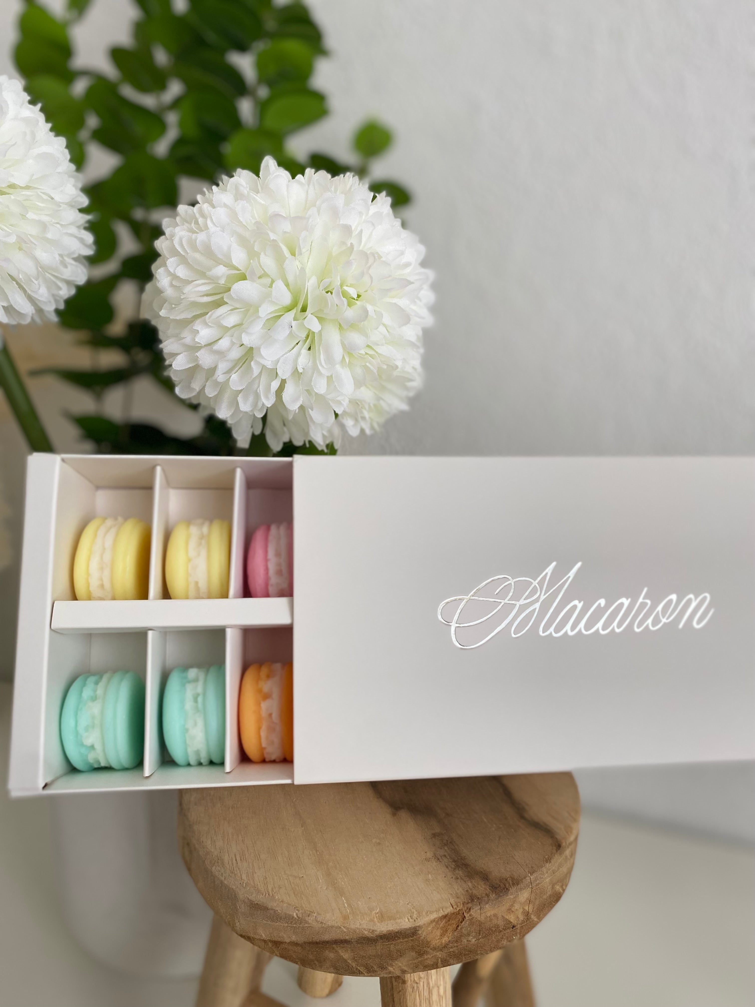 Coffret 12 macarons parfumés